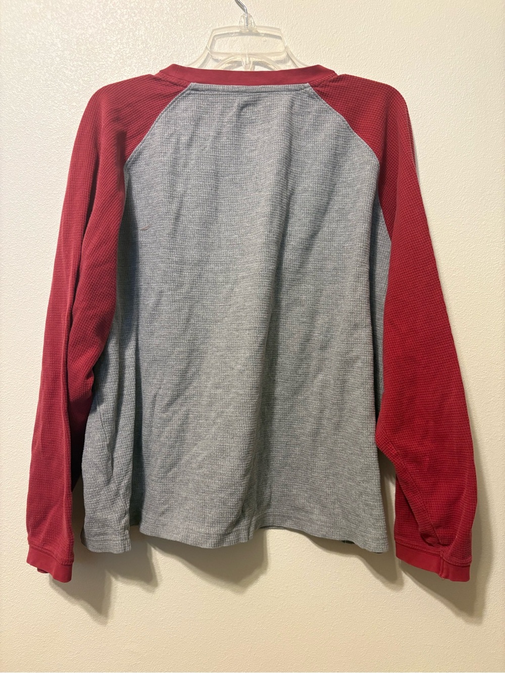 Arkansas Razorbacks woman’s Gray & Red Long-Sleeve Raglan Top - Picture 2 of 8